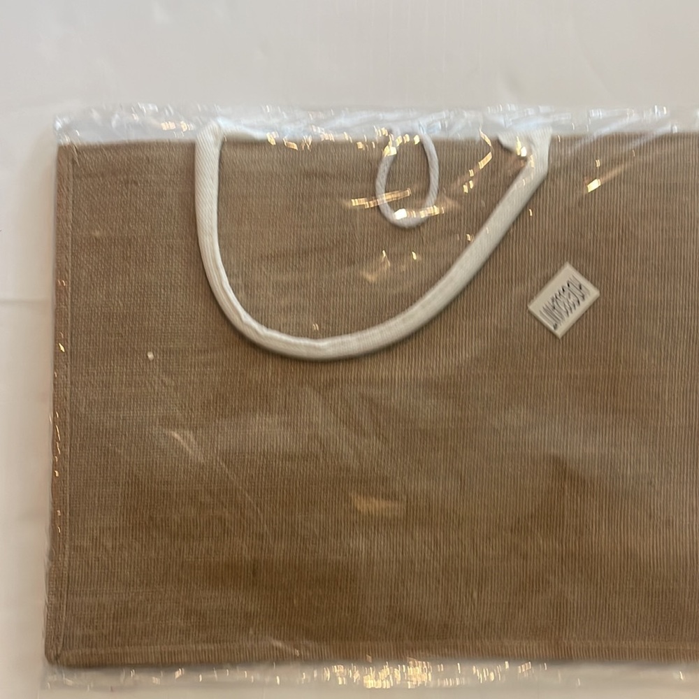 New! White Hello Weekend Tote Bag - Picture 5 of 6